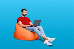 boy_with_laptop